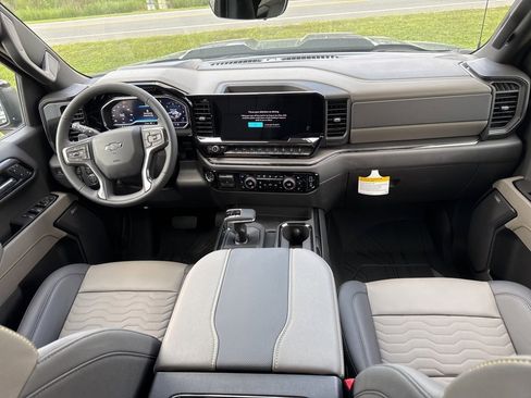 New 2025 Chevrolet Silverado 1500 ZR2 w/ Technology Package image 18