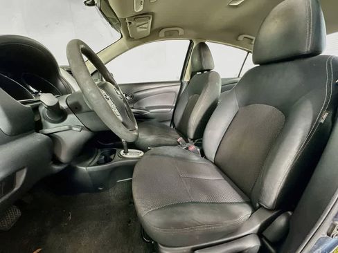 Used 2015 Nissan Versa SV FWD image 12