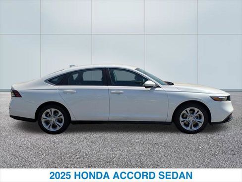 Certified 2025 Honda Accord LX image 6