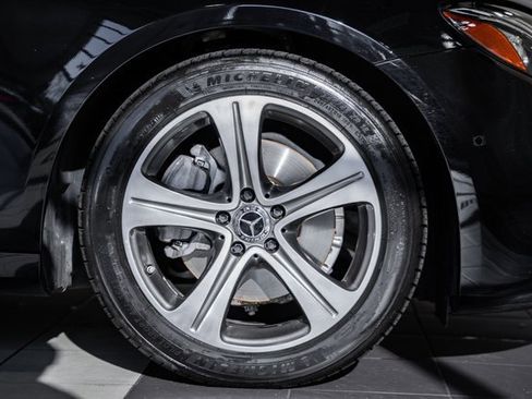 Used 2018 Mercedes-Benz E 300 4MATIC image 14