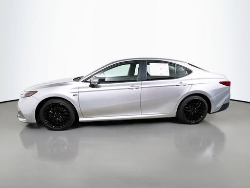 Used 2025 Toyota Camry LE image 9