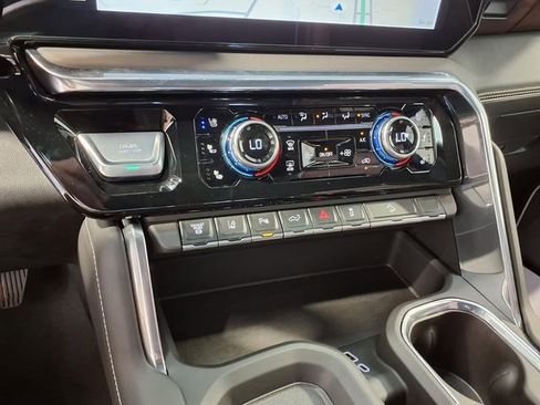 Used 2025 GMC Sierra 2500 Denali Ultimate AWD/4WD image 15