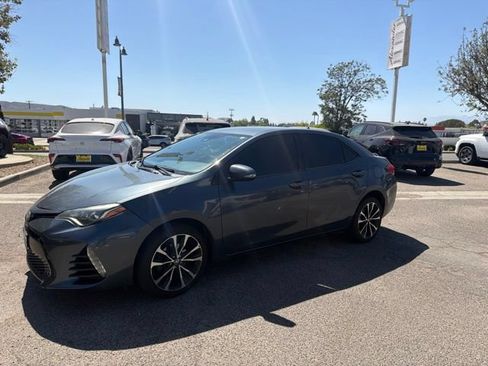 Used 2018 Toyota Corolla SE w/ Carpet Mat Package (TMS) FWD image 2