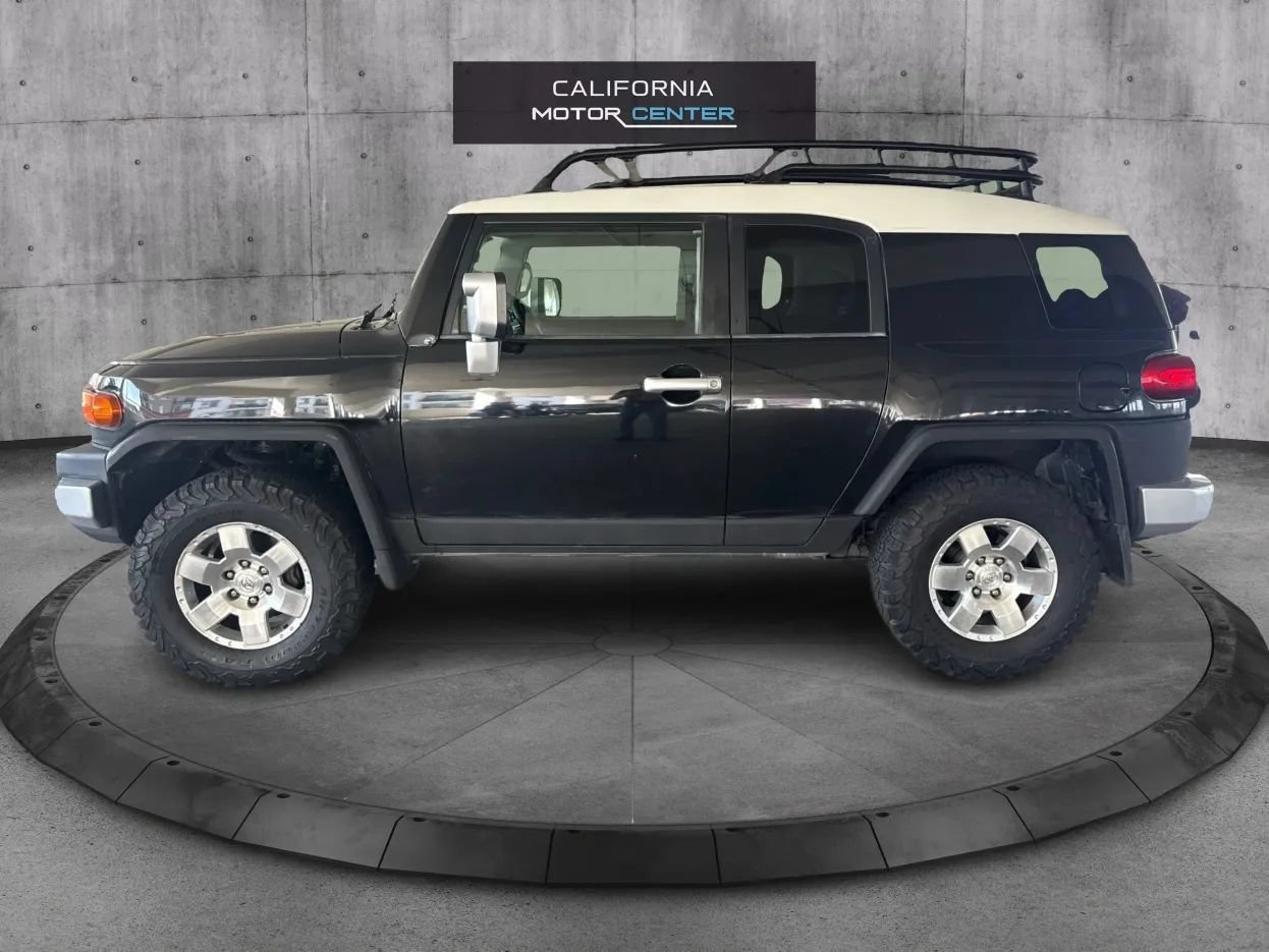 Used 2007 Toyota FJ Cruiser 2WD w/ Convenience Pkg image 8