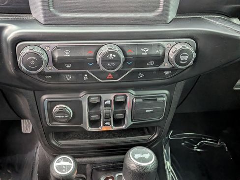 Used 2020 Jeep Wrangler Unlimited Sport image 29