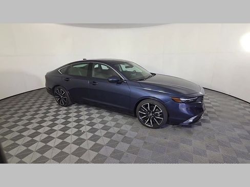 Used 2023 Honda Accord Touring image 32