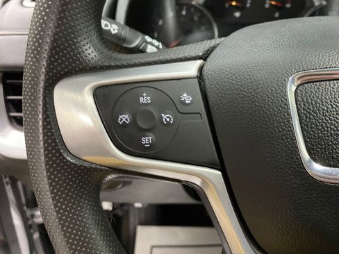 Used 2022 GMC Terrain SLE w/ Driver Convenience Package image 14