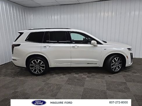 Used 2021 Cadillac XT6 Sport AWD/4WD image 2