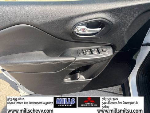 Used 2016 Jeep Cherokee High Altitude AWD/4WD image 10