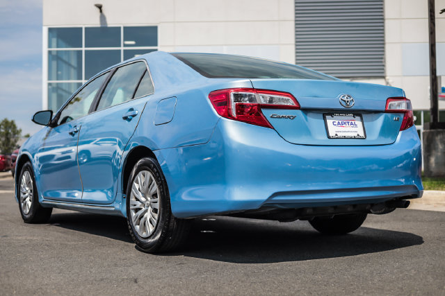 Used 2012 Toyota Camry LE FWD image 13