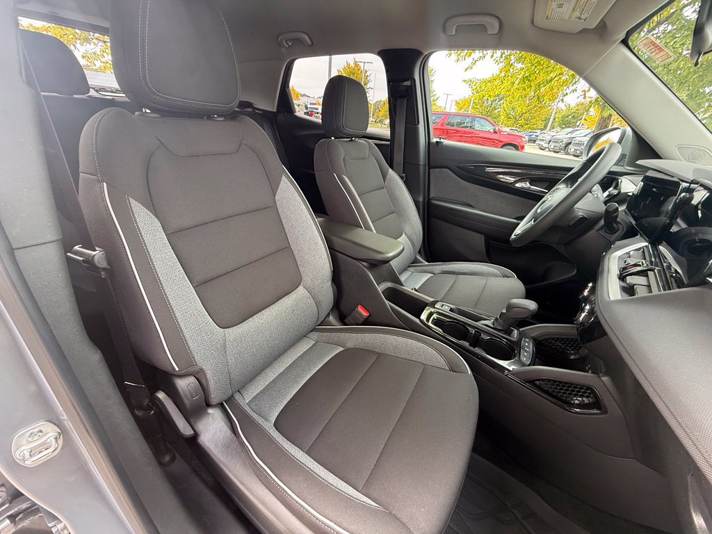 Used 2024 Chevrolet TrailBlazer LT w/ Driver Confidence Package AWD/4WD image 24