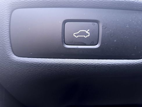 Certified 2025 Volvo XC60 B5 Core AWD/4WD image 35