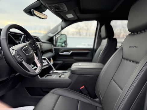 New 2026 GMC Sierra 2500 Denali w/ Denali Reserve Package image 13