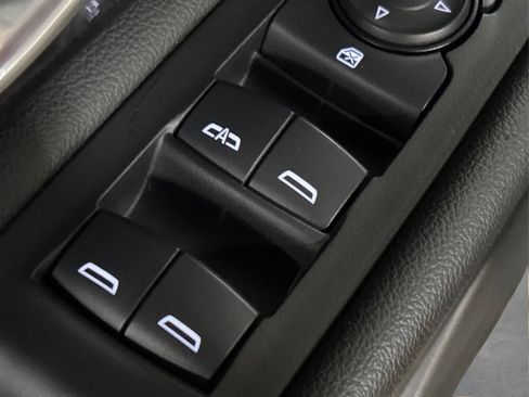 Used 2024 GMC Terrain SLE image 30