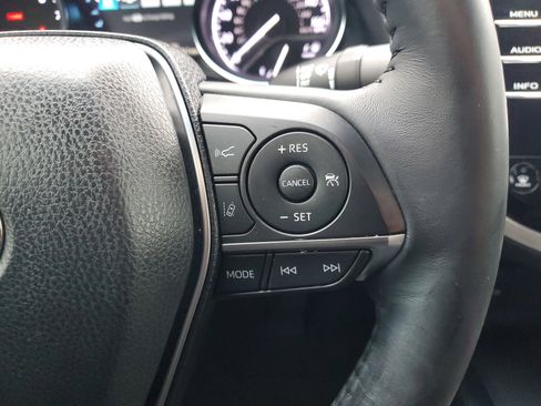 Used 2018 Toyota Camry L image 27