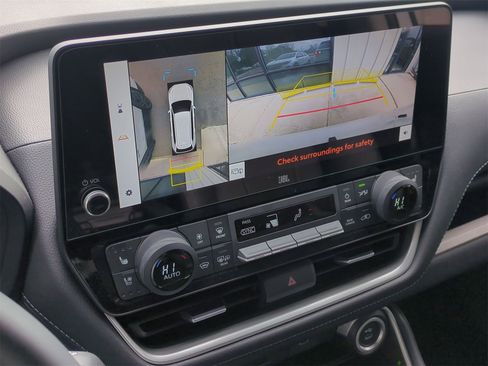 Used 2025 Toyota Grand Highlander FWD image 17