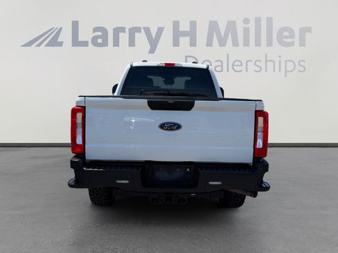 Used 2023 Ford F250 XL AWD/4WD image 4