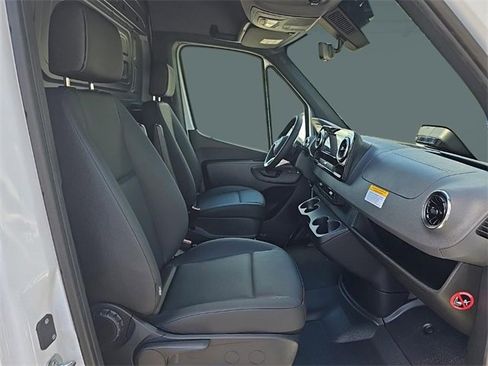 New 2025 Mercedes-Benz Sprinter 2500 image 7