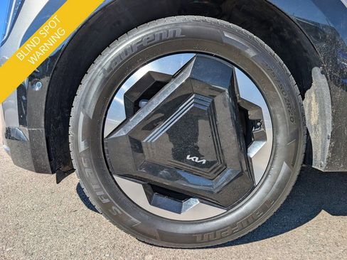 Certified 2024 Kia EV9 Land image 13