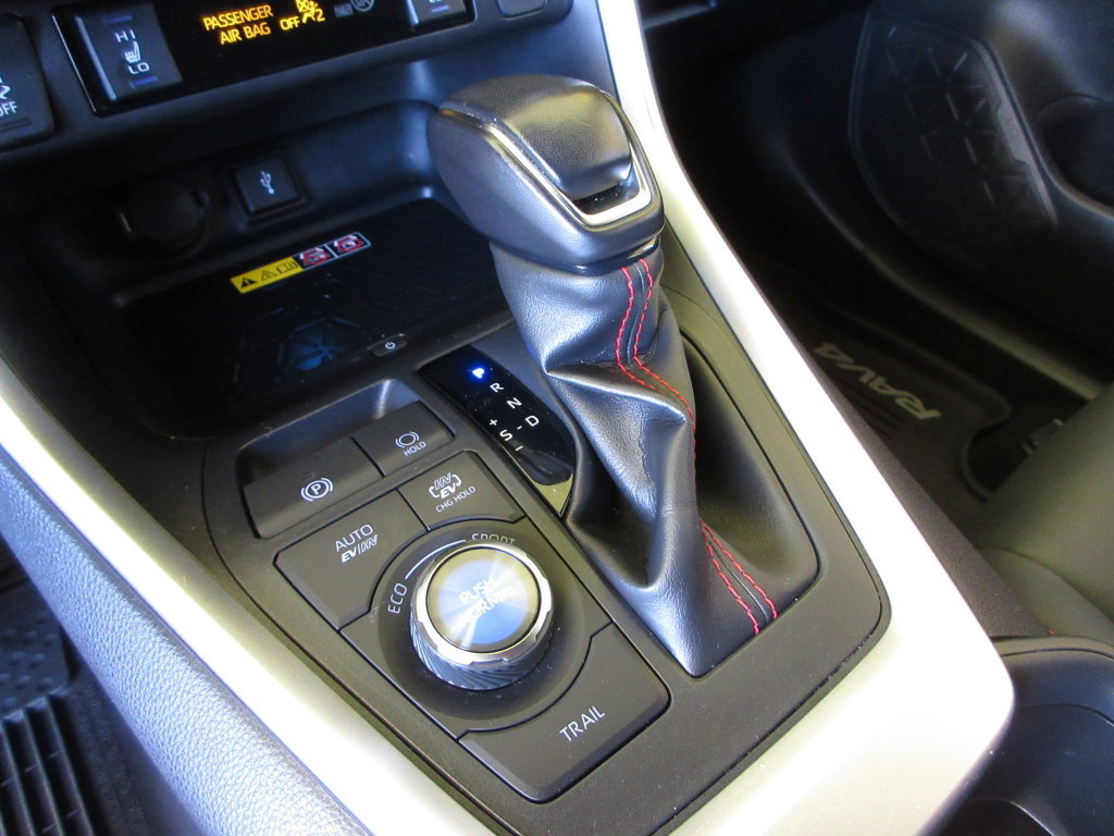 Used 2022 Toyota RAV4 XSE AWD/4WD image 21