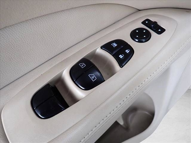 Used 2014 Nissan Pathfinder SL w/ SL Premium Package AWD/4WD image 16