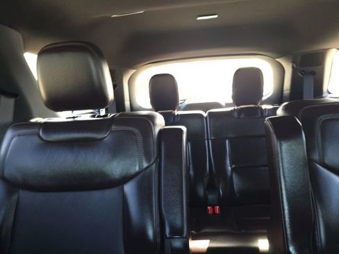 Used 2026 Ford Explorer Platinum RWD image 14