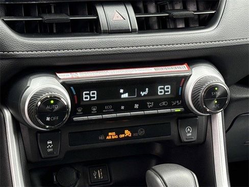 Used 2025 Toyota RAV4 XLE image 22