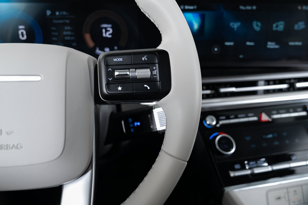 Certified 2026 Hyundai Santa Fe SE FWD image 31
