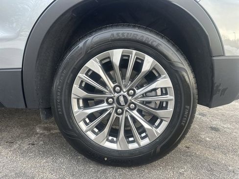 Used 2025 Cadillac XT4 Premium Luxury image 28