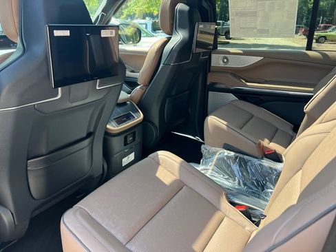 New 2027 Lincoln Navigator L Black Label AWD/4WD image 24