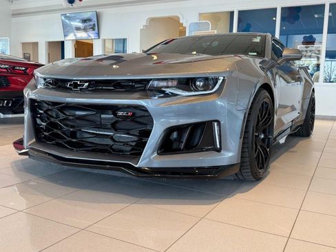 Used 2022 Chevrolet Camaro ZL1 RWD image 8