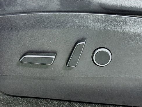 Used 2021 Tesla Model Y Long Range image 12