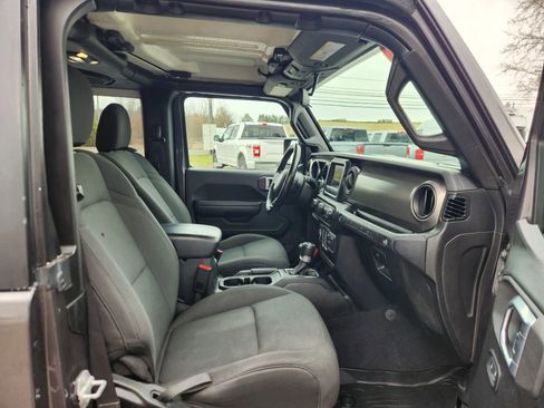 Used 2020 Jeep Wrangler Sport AWD/4WD image 40