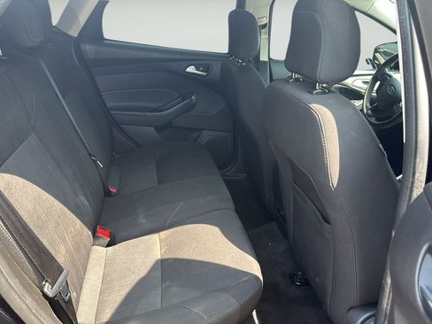 Used 2018 Ford Focus SE FWD image 12