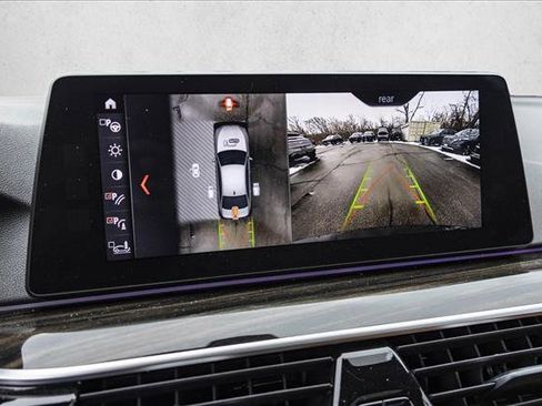 Used 2017 BMW 530i xDrive image 18