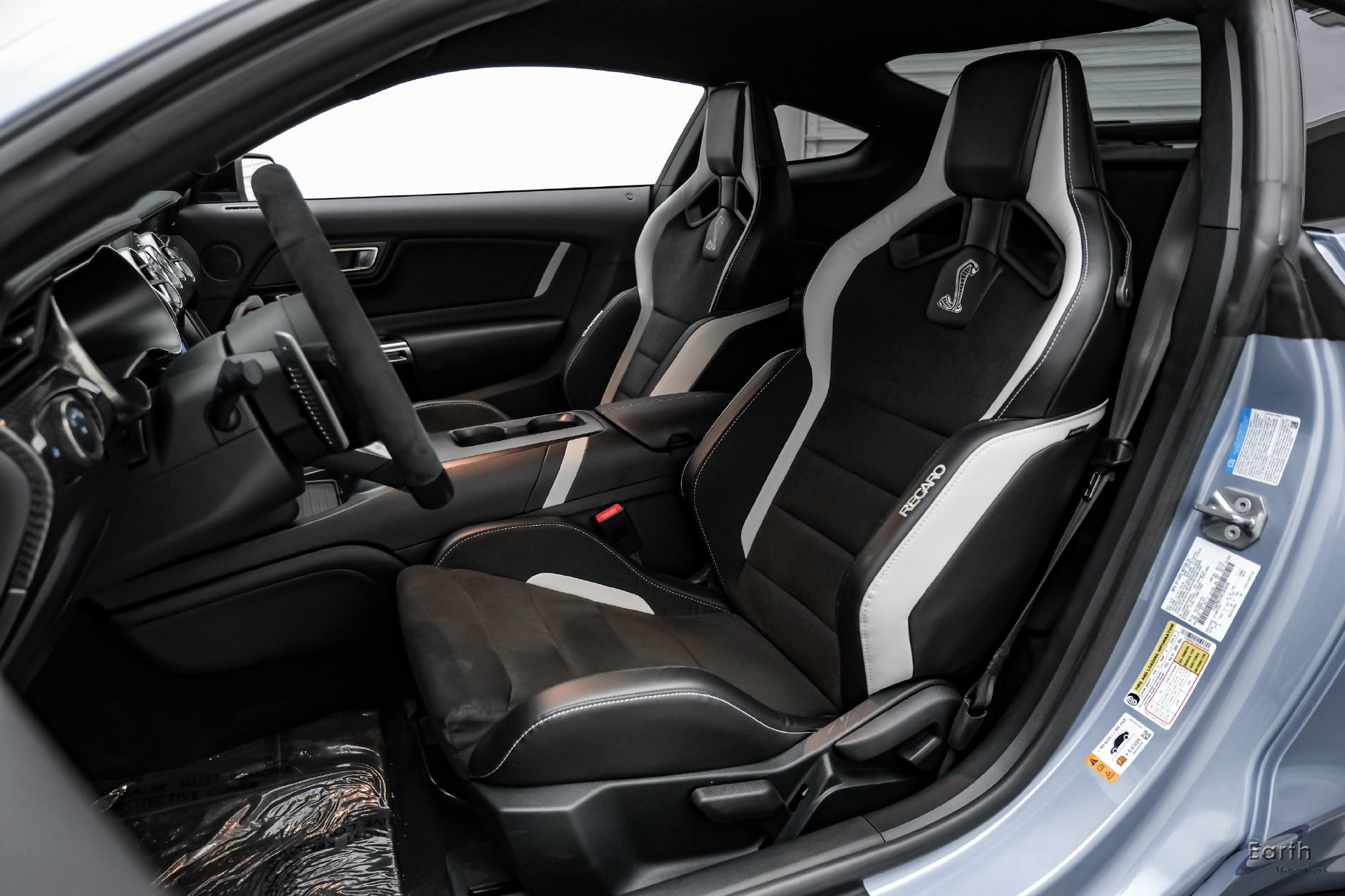 Used 2022 Ford Mustang Shelby GT500 w/ Carbon Fiber Track Pack RWD image 48