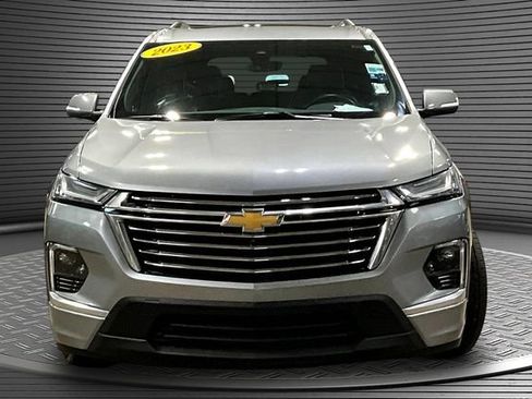 Used 2023 Chevrolet Traverse Premier FWD image 2
