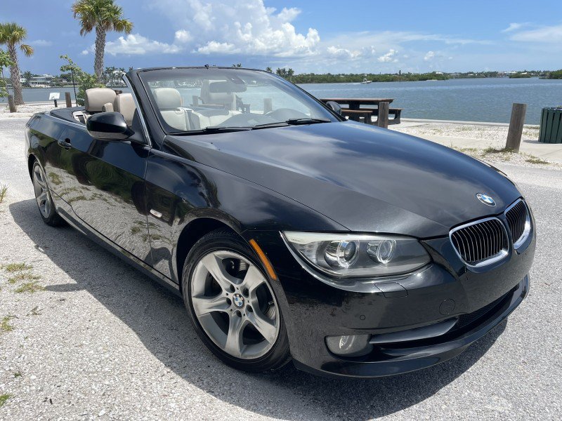 Used 2013 BMW 335i Convertible w/ Premium Pkg RWD image 29