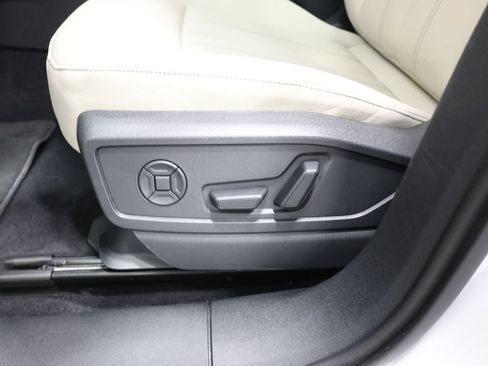 Used 2025 Audi Q5 Premium w/ Convenience Package AWD/4WD image 14