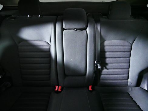 Used 2018 Ford Fusion SE FWD image 13