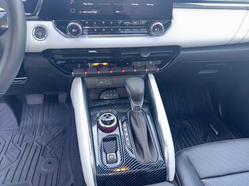 Used 2023 GMC Canyon AT4X image 27