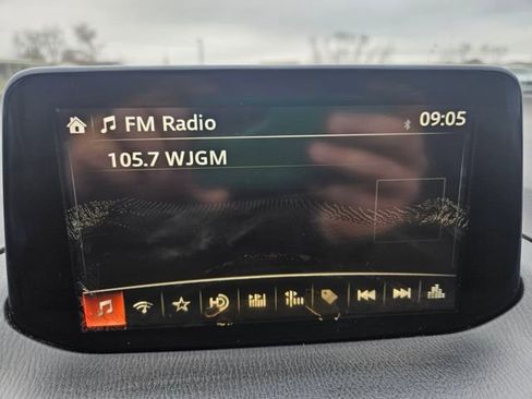 Used 2017 MAZDA MAZDA3 Sport image 19