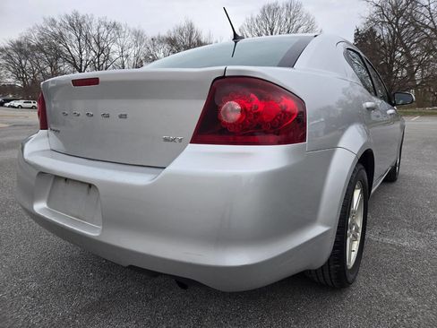 Used 2012 Dodge Avenger SXT image 9
