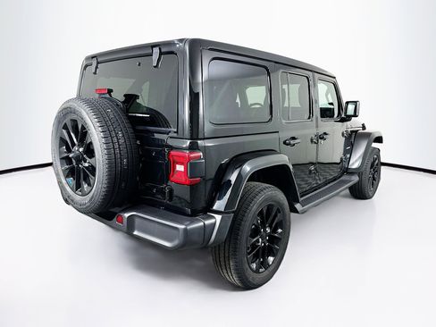 Used 2023 Jeep Wrangler Unlimited Sahara w/ Cold Weather Group AWD/4WD image 9