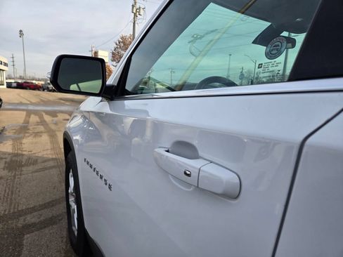 Used 2019 Chevrolet Traverse LT AWD/4WD image 38