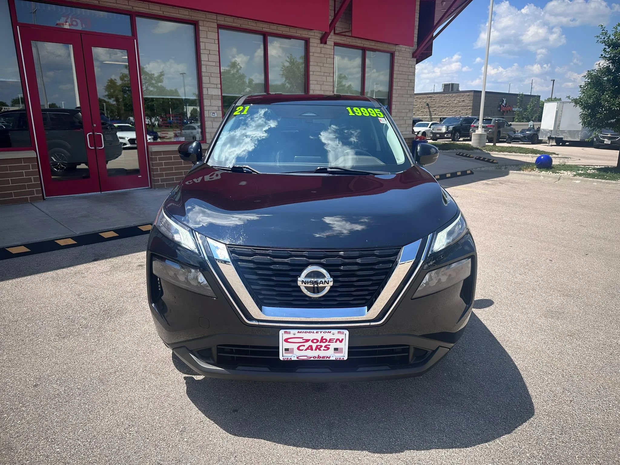 Used 2021 Nissan Rogue S FWD image 2