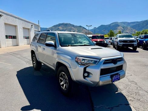 Used 2023 Toyota 4Runner TRD Off-Road AWD/4WD image 4