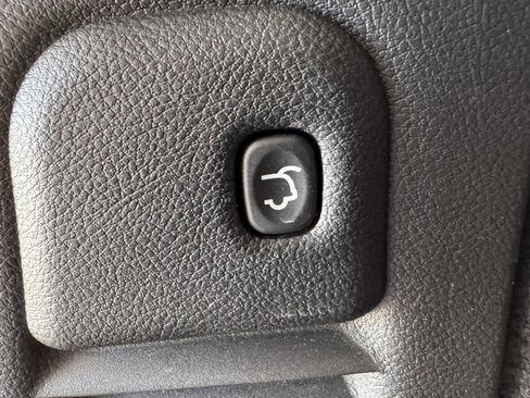 Used 2024 Dodge Durango GT image 35