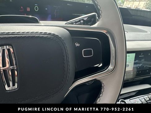 New 2026 Lincoln Navigator L Reserve AWD/4WD image 19