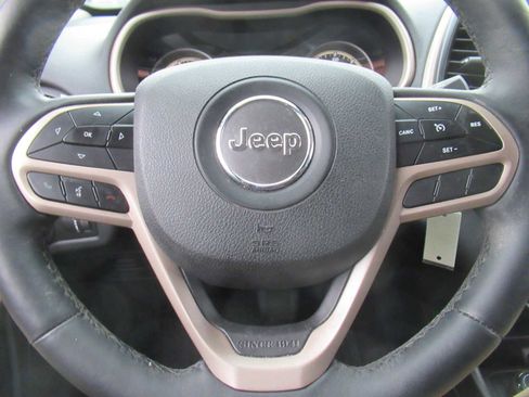 Used 2017 Jeep Cherokee Sport w/ Cold Weather Group image 22